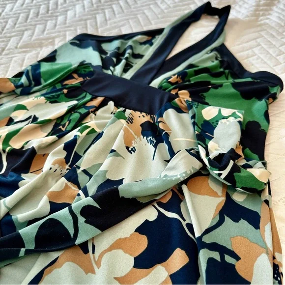 BCBGMAXAZRIA Halter Floral Fit & Flare Dress Sage Navy Resort Coastal Chic XS - Picture 12 of 16
